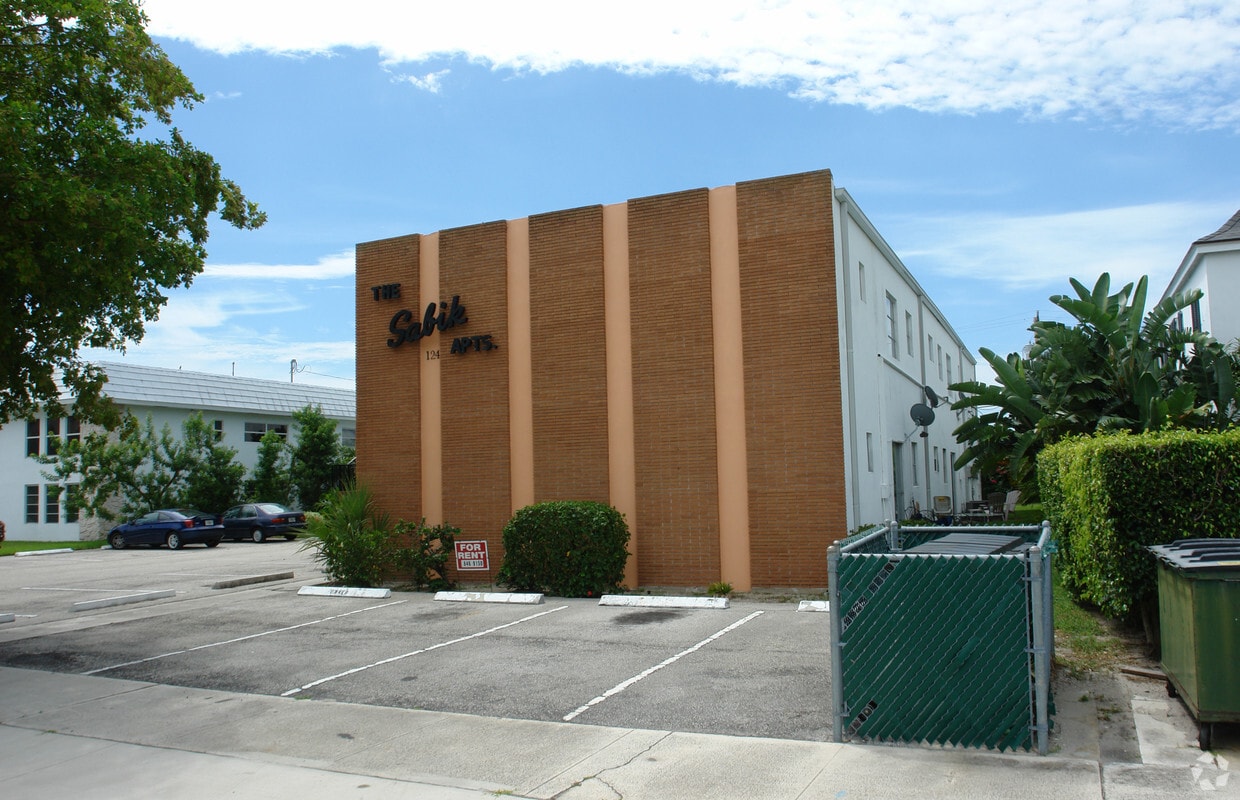 Building Photo - The Sabic Apts.