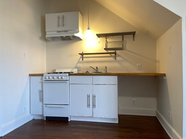 Building Photo - KENWOOD