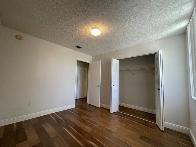 Foto del edificio - 6992 SW 39th St