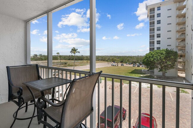 Foto del edificio - 5600 Bonita Beach Rd SW