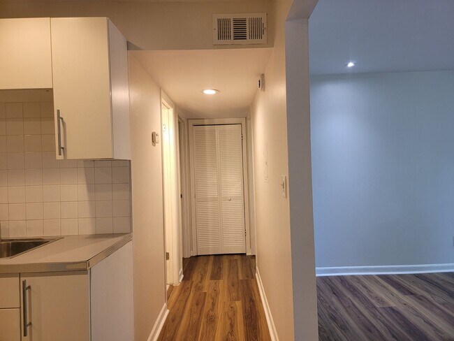 Foto del edificio - Fully Renovated East Point Gem – Minutes f...