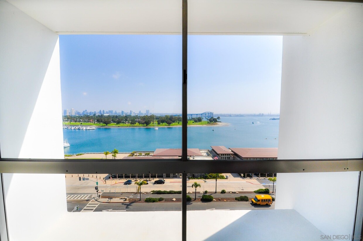 1810 Avenida del Mundo Unit 903  