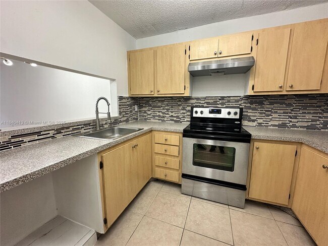 Foto del edificio - 13685 NE 10th Ave