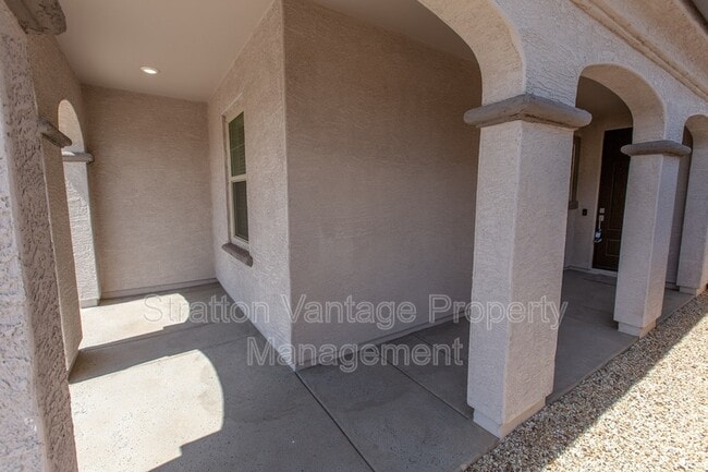 Building Photo - 9844 E Tupelo Ave