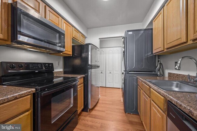 Foto del edificio - 8585 Falls Run Rd