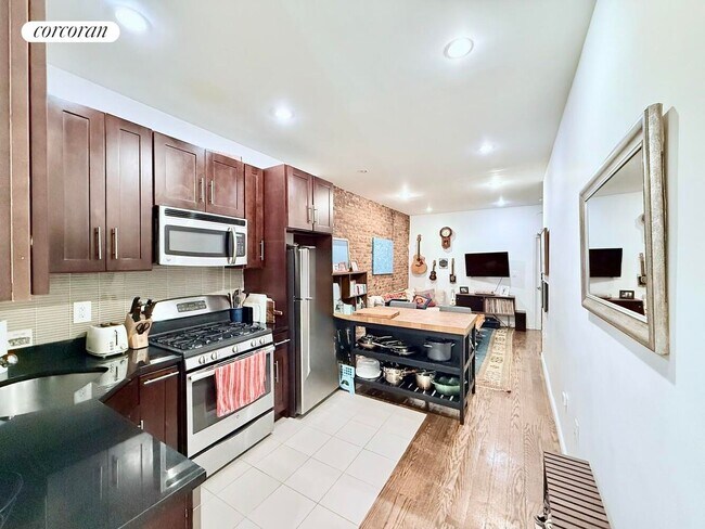 Foto del edificio - 317 4th Ave