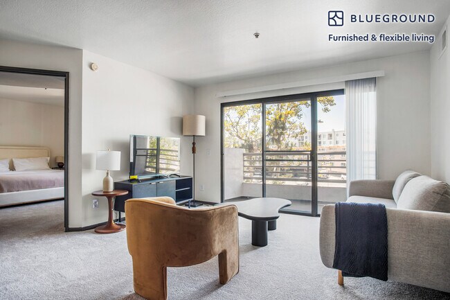 Foto del edificio - 10989 Bluffside Dr