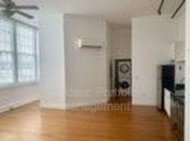 Building Photo - 423 T-1113