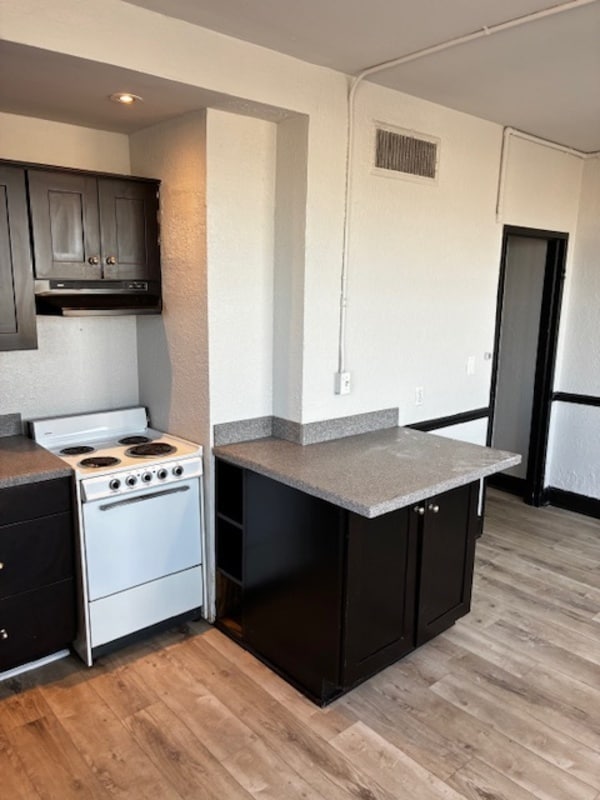 Foto del edificio - 311 W Ashley St