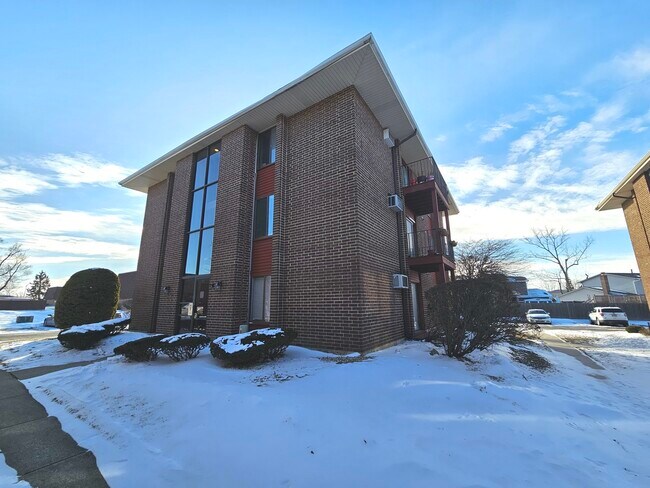 Foto del edificio - 15820 Terrace Dr