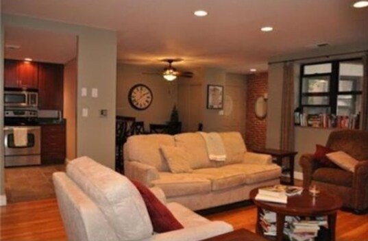 Foto del edificio - 28 Symphony Rd