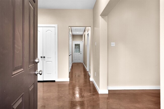 Building Photo - 3129 Molly Dr