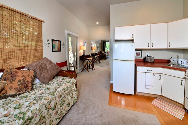 Living and sleeping area - 77-6128A Mamalahoa Hwy