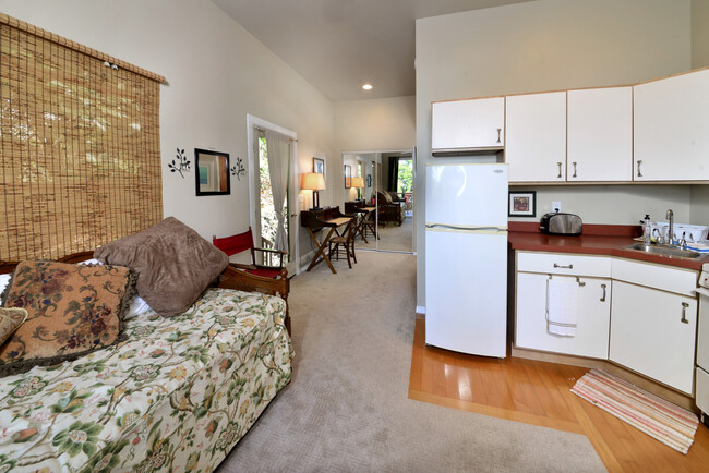 Living and sleeping area - 77-6128A Mamalahoa Hwy