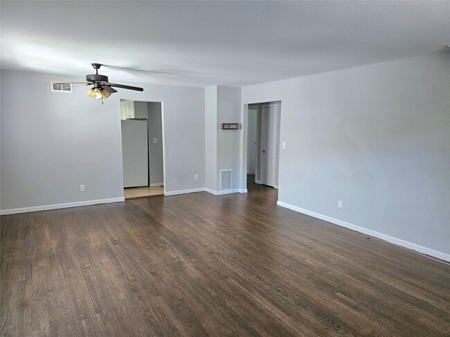 Building Photo - 426 River Ave