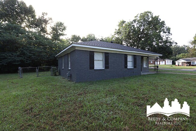 Building Photo - 1380 Rolling Hills Dr