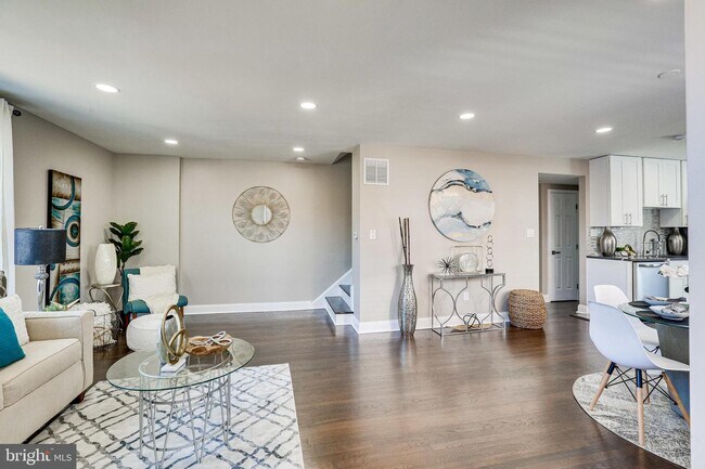 Building Photo - 5508 Chillum Pl NE