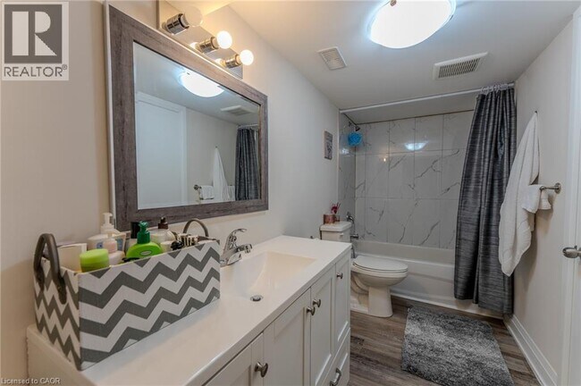 Photo du bâtiment - 77 W 4th St