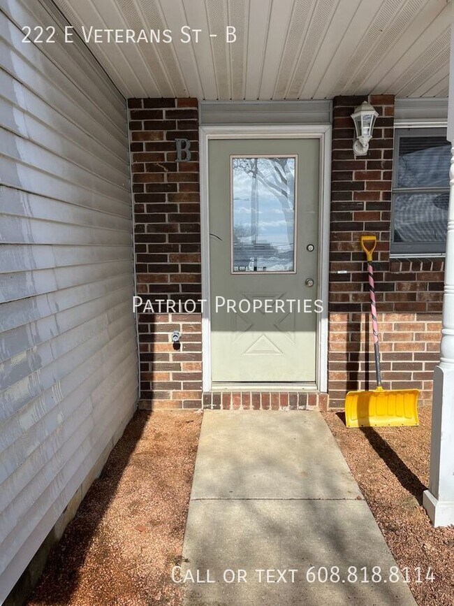 Building Photo - 3 bedroom/ 1.5 bath in Tomah, WI