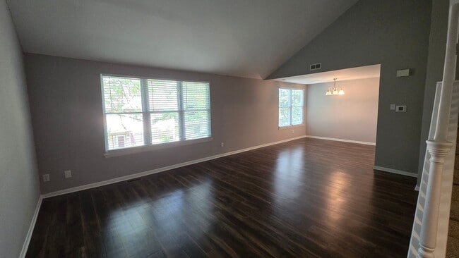 Building Photo - 103 Chaucer Rd
