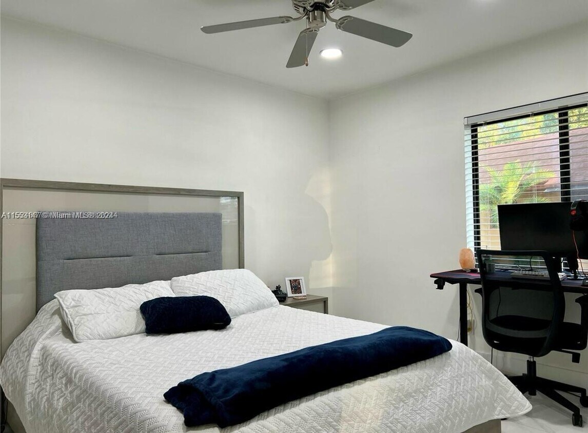 Foto del edificio - 8251 NW 5th Ln
