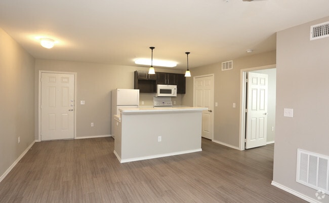 1HAB x 1BA 759 ft² - EMLI at Liberty Crossing Apartments