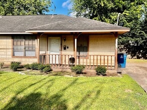 Building Photo - 115 Avenue E
