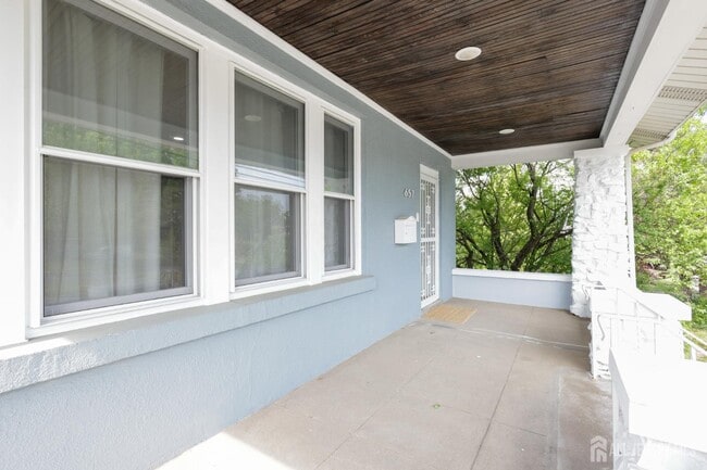 Building Photo - 657 Amboy Ave