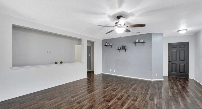 Foto del edificio - "Charming 3-Bedroom Oasis on Cherokee Blvd with 2 Full Baths – 1425 Sq Ft of Cozy Living in New B...