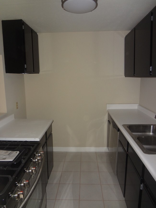 Foto del edificio - Beechmont Towers Apartments