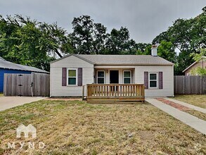 Building Photo - 5517 Thomas Ln