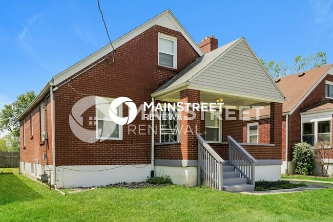 Building Photo - 3 Bedroom Pet-Friendly Home in Louisville, KY with Main Street Renewal