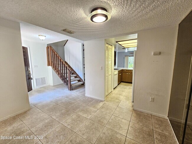 Building Photo - 8779 Cocoa Ct