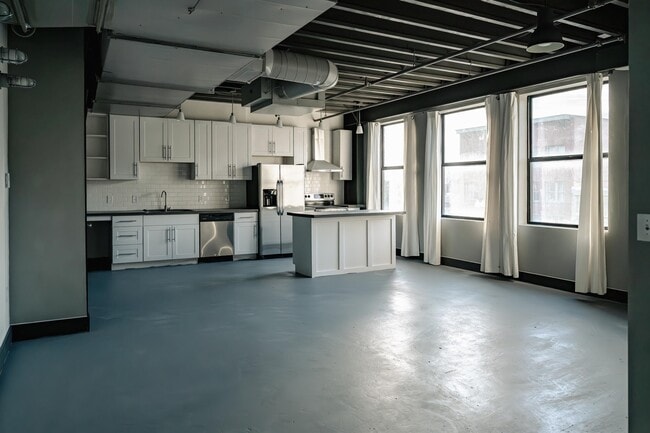 Building Photo - 195 25th