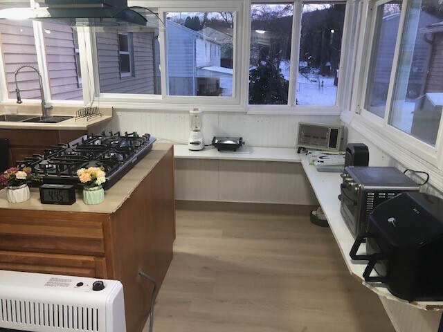 Foto del edificio - 12 Brookside Ave E