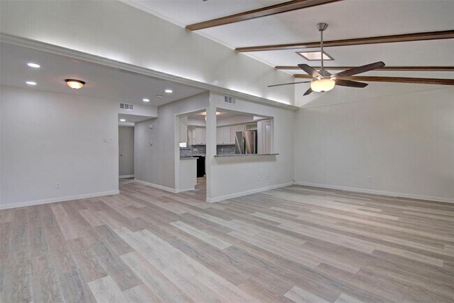 Building Photo - 3121 Willowbrook Ct