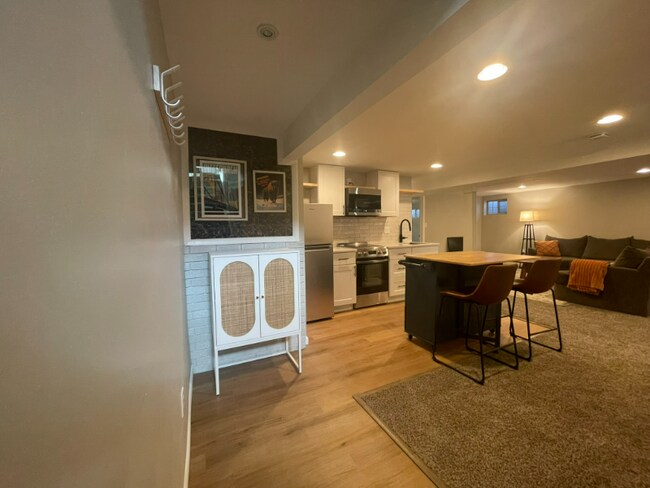 Foto del edificio - 9250 N King Way