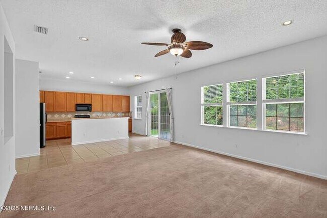 Foto del edificio - 872 Collinswood Dr W