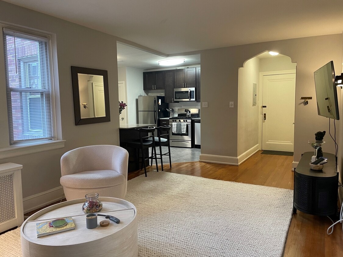 Metropolitan Narberth Hall Apartments in Narberth, PA