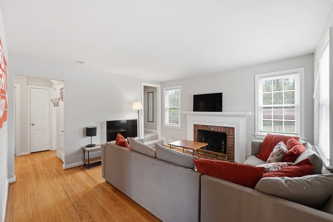 Foto del edificio - 6701 Rhode Island Ave