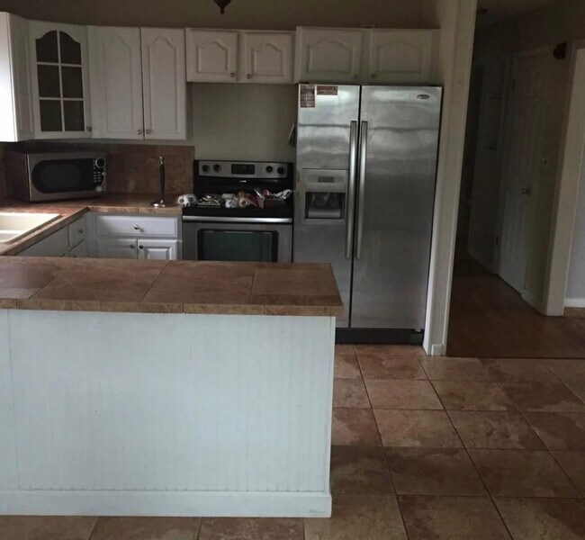 Foto del edificio - 233 Roosevelt Ave