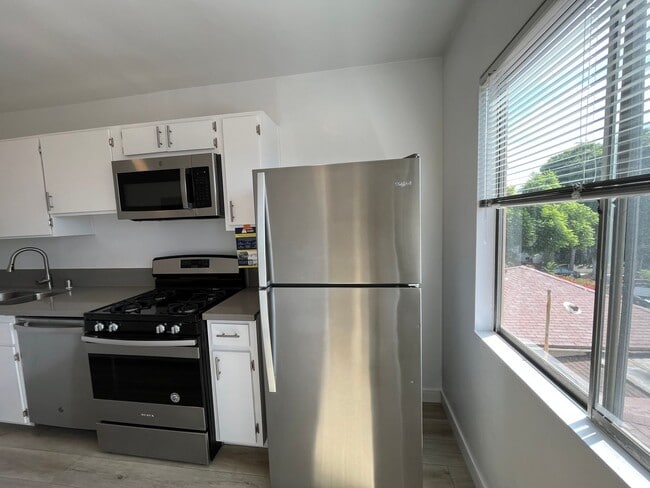 Interior Photo - 1253 Havenhurst Drive