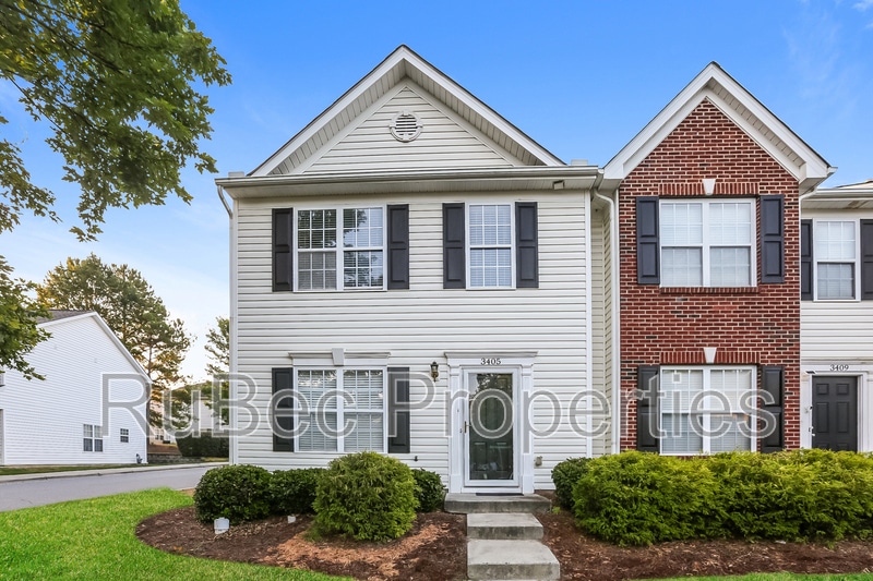 Foto principal - 3405 Broadwick St