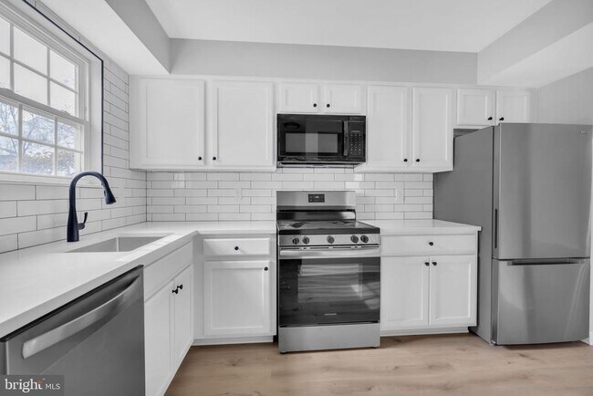 Foto del edificio - 8720 Sugarwood Ct