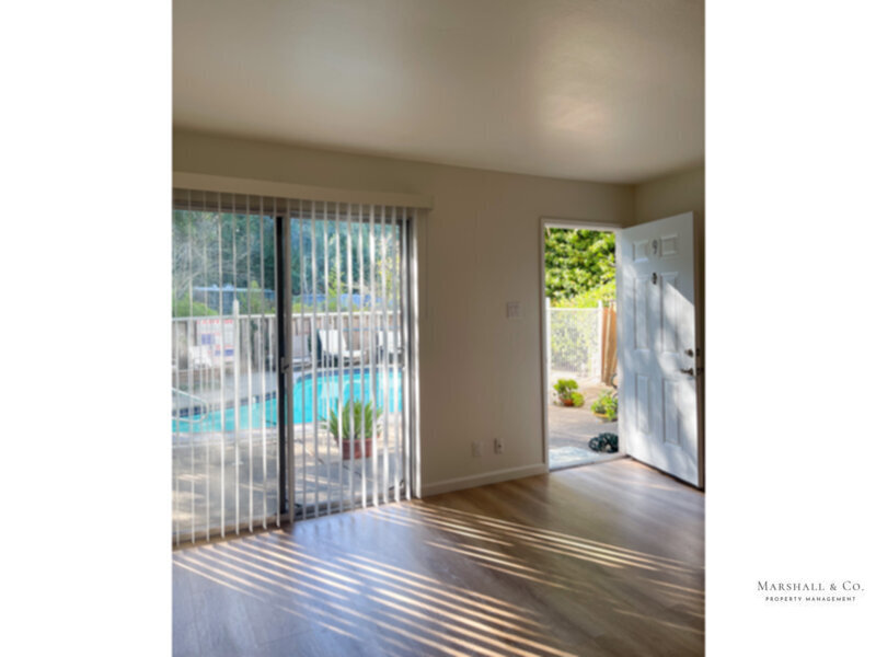 Foto principal - KENTFIELD 1BR/1BA, POOL,CARPORT, STOR.,LAU...