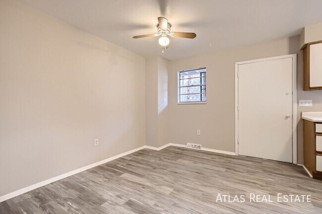 Foto del edificio - 331 N Columbine St