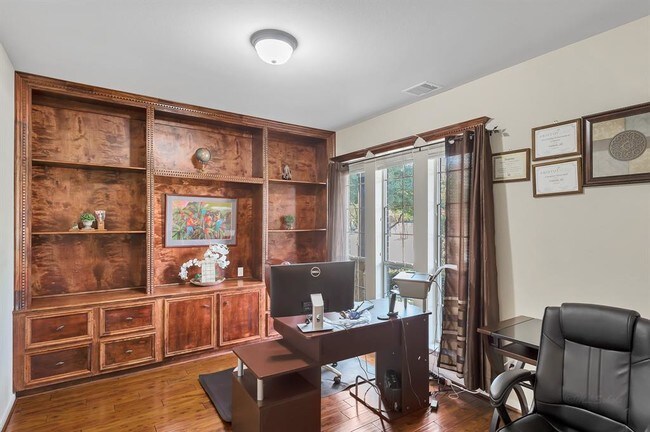 Building Photo - 10110 Shortleaf Ridge Dr