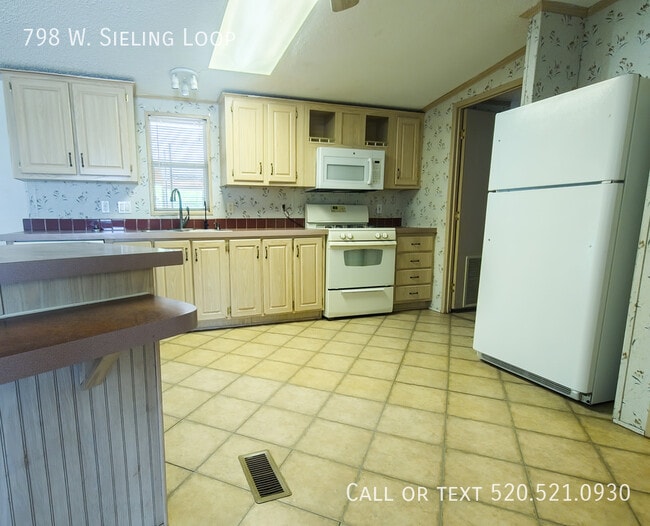 Building Photo - 798 W Sieling Loop