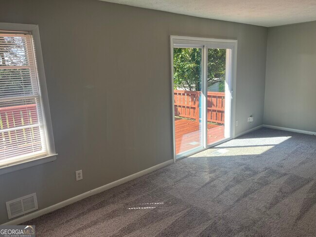 Building Photo - 2717 Elkhorn Dr