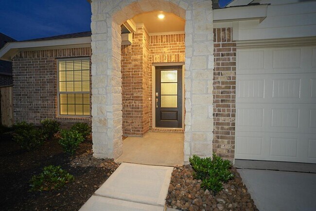 Building Photo - 3615 River Sand Rd